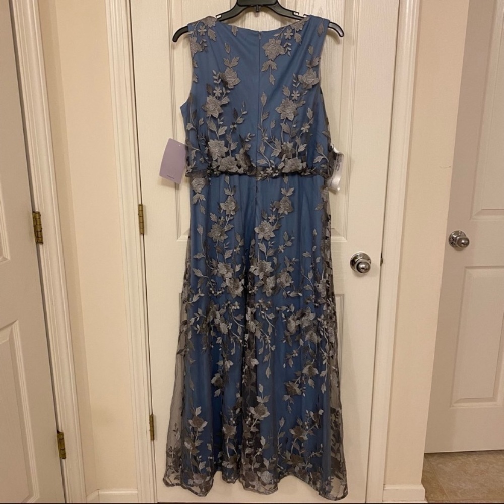 JS Collections Floral Embroidered Mesh Sleeveless Gown in Silver/True Blue Sz 6 - Picture 7 of 11